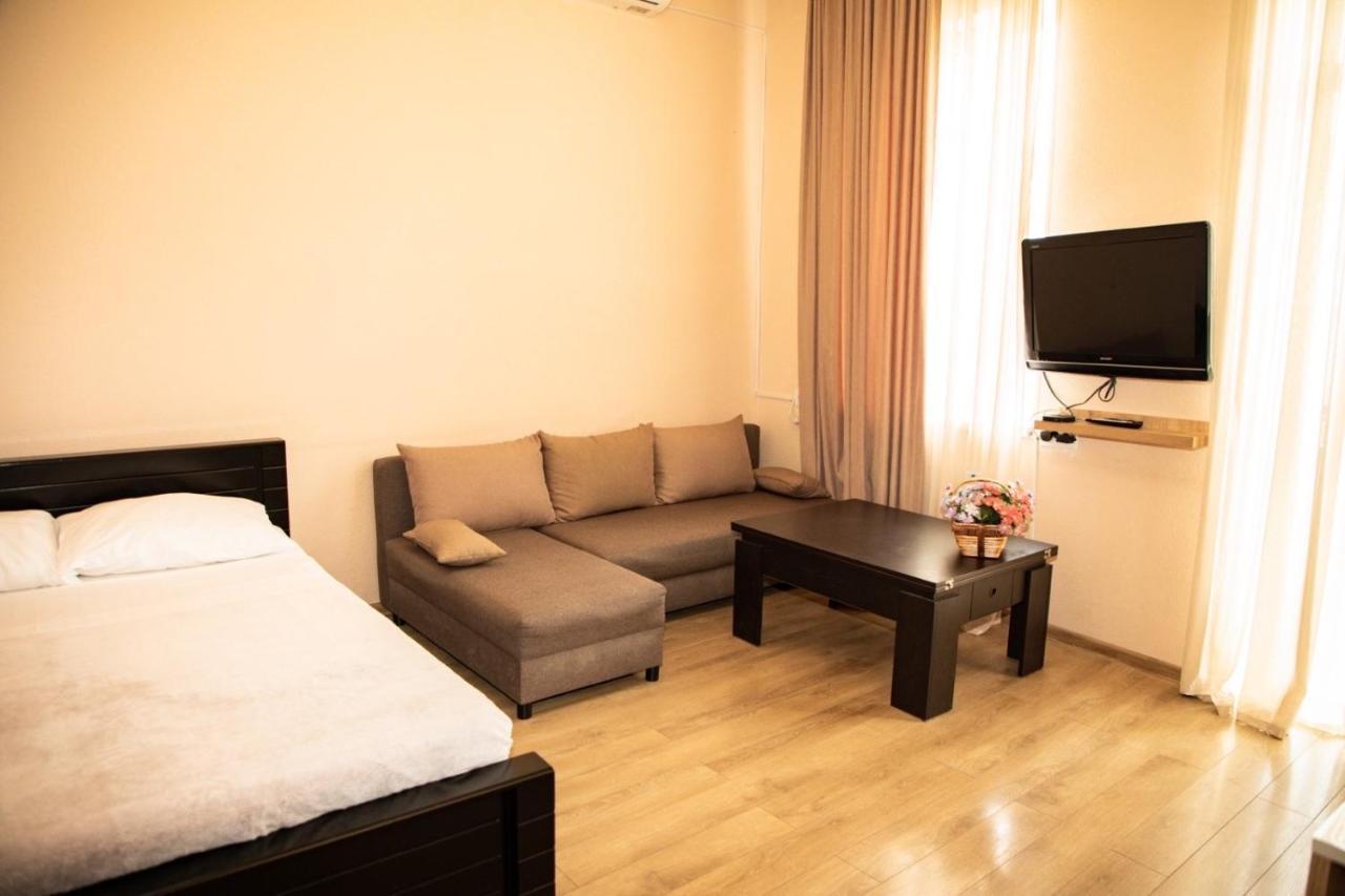 Natali Hotel Tbilisi ภายนอก รูปภาพ